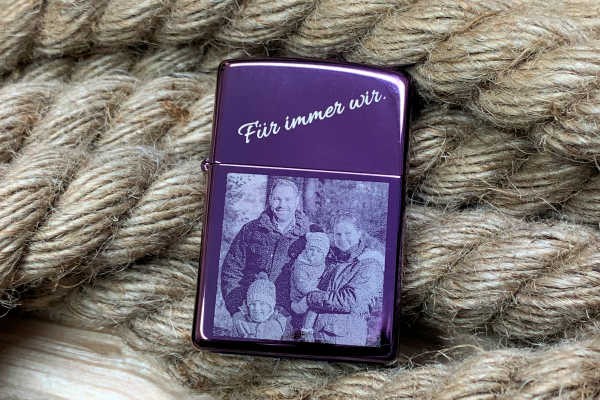 Zippo Feuerzeug mit deinem Foto und Wunschtext graviert purple Muster 1