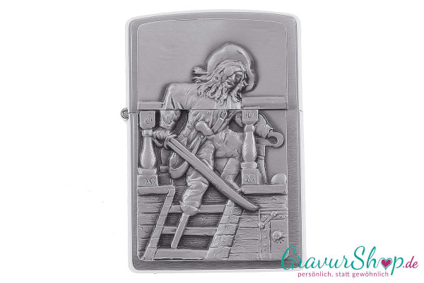 Zippo Chrom satiniert mit aufgesetzter Platte ONE EYED PIRATE inkl. Gravur