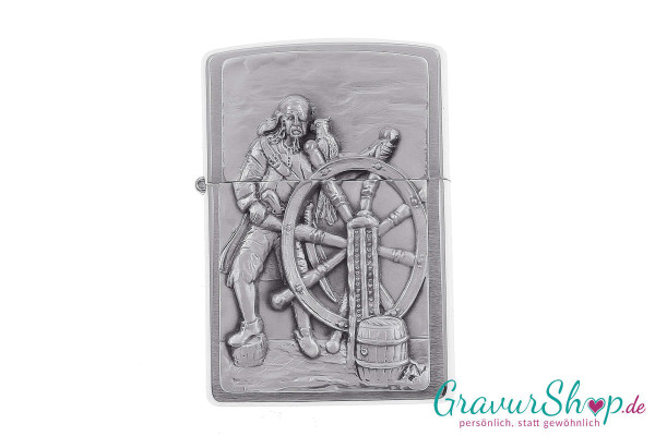 Zippo Chrom satiniert mit aufgesetzter Platte Pirats of Caribien - Ruder inkl.Gravur