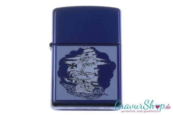 Zippo Pirate Boat Indigo mit Gravur 