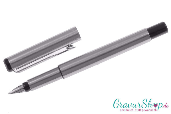 Parker Vector Füller mit Gravur geöffnet