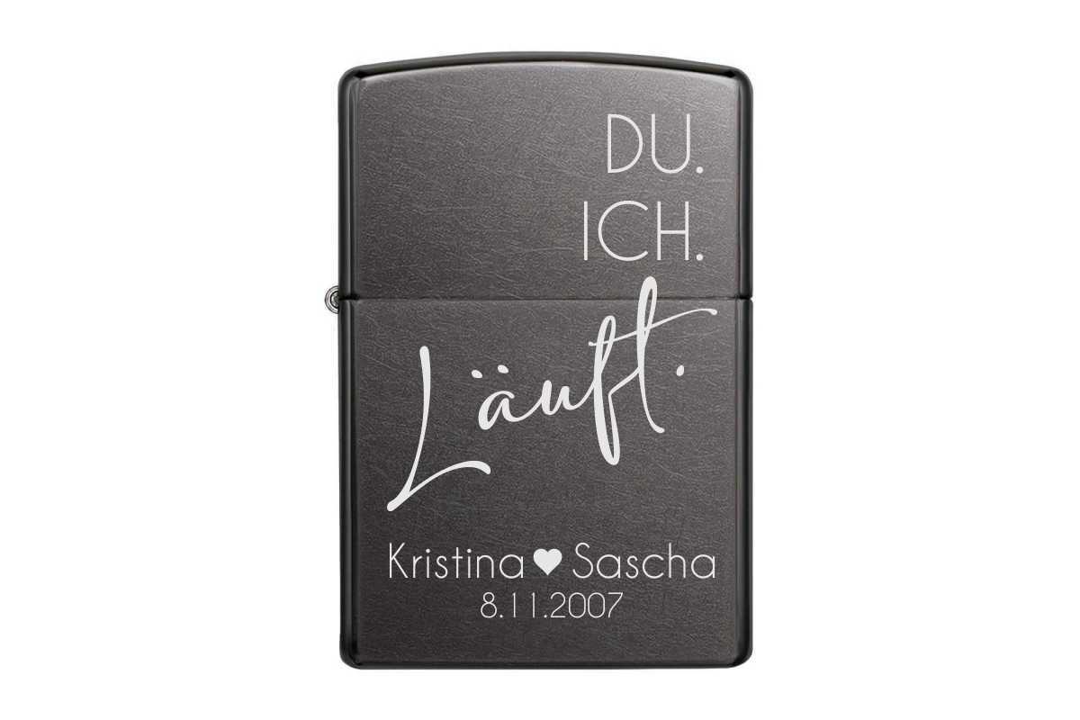 Zippo mit Gravur Du. Ich. Läuft.