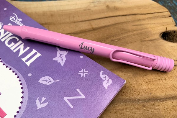 LAMY safari Kugelschreiber lightrose mit deiner persönlichen Gravur Muster Lucy