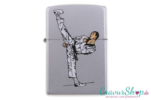 Zippo Karate Hurting mit Gravur